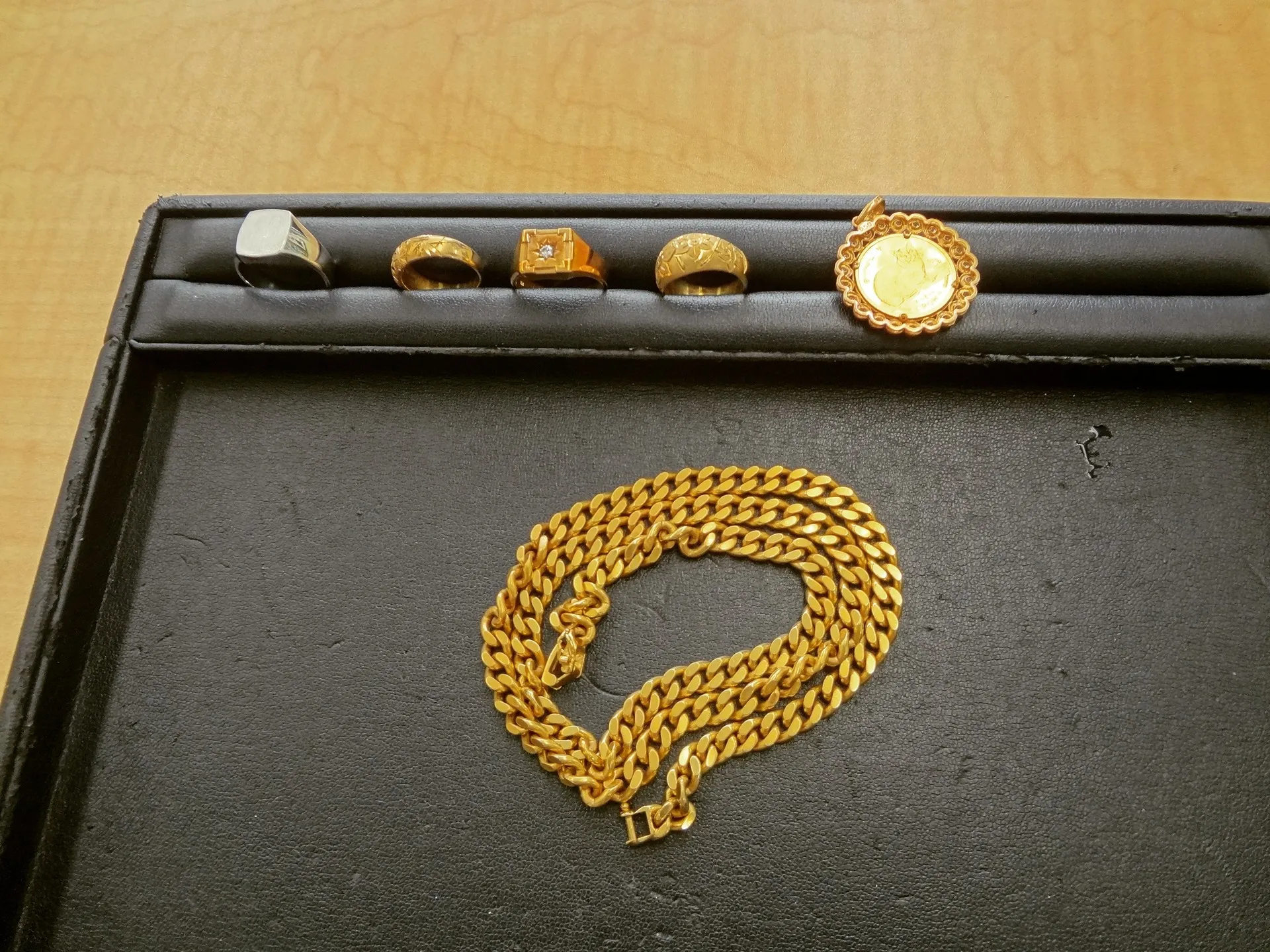 青森観光通店の買取です。