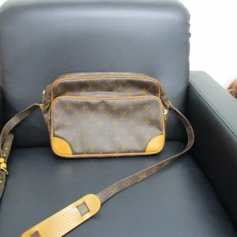 青森観光通店の買取です。